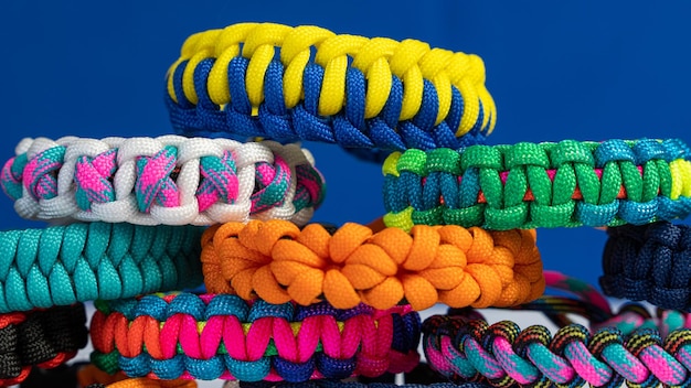 Pulsera trenzada de paracord