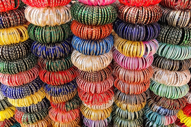 Pulseras en el mercado indio, Jodhpur, India