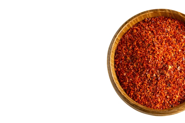 Pulverisierte rote Paprika in der Schüssel