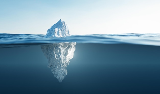 Punta del iceberg Medio bajo el agua