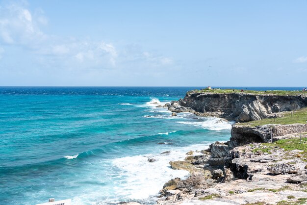 Punta Sur südlichster Punkt von Isla Mujeres Mexiko Strand mit Felsen am karibischen Meer