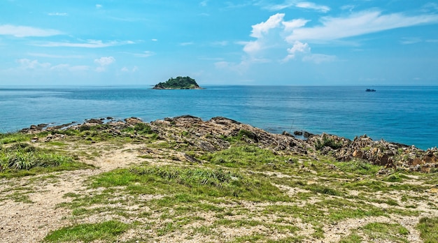 Punto extremo de la isla de Samet en Tailandia