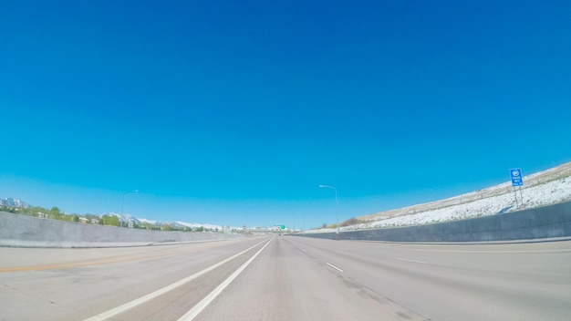 Punto de vista de POV - Conduciendo hacia el norte hacia Boulder por la autopista 36.