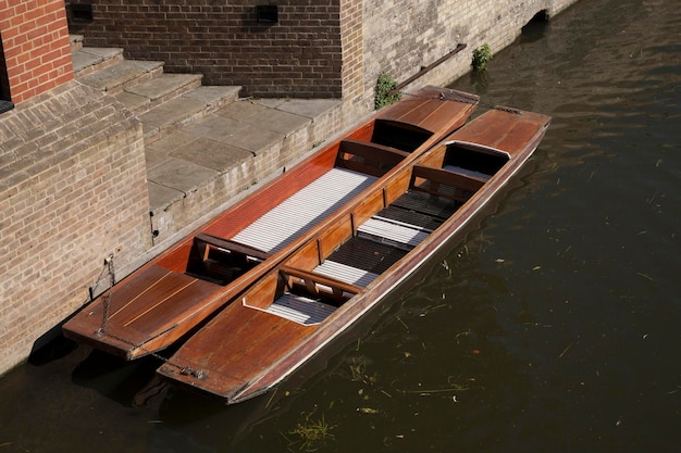 Punts en el río Carn Cambridge Inglaterra