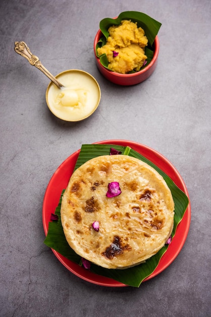 Puran poli Puran roti Holige Obbattu o Bobbattlu es pan plano dulce indio de Maharashtra