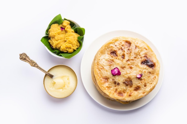 Puran poli Puran roti Holige Obbattu ou Bobbattlu é pão doce indiano de Maharashtra