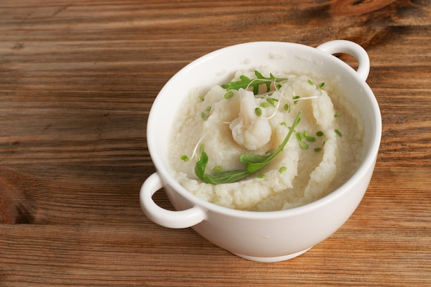 Puré de coliflor casero en un tazón