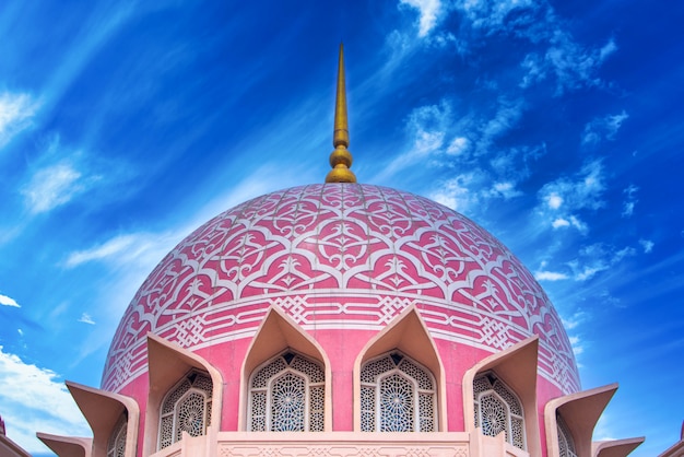 Putra Moschee (Masjid Putra) am Tag in Putrajaya, Malaysia.