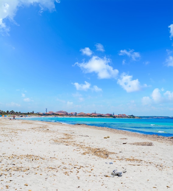 Putzu idu playa bajo un cielo nublado Cerdeña