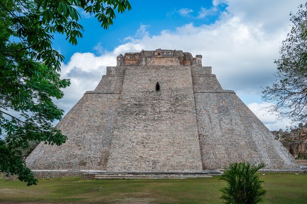 Foto pyramide des magiers in uxmal