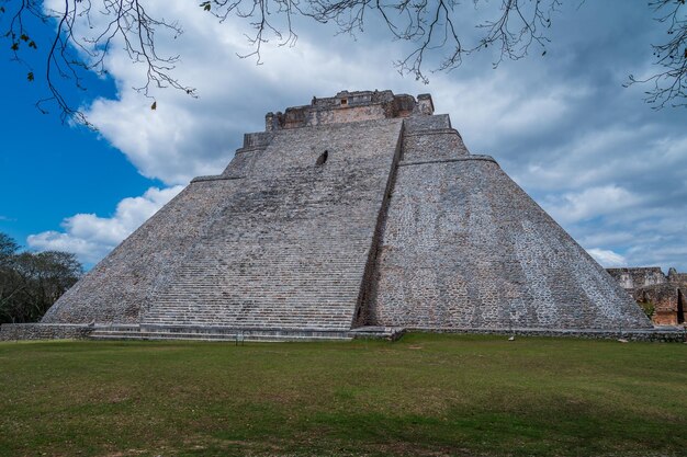 Foto pyramide des magiers in uxmal