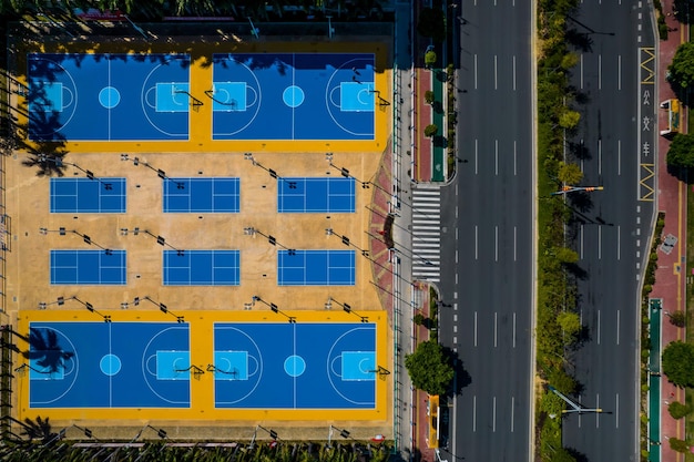 Quadra de basquete ao ar livre de tiro aéreo