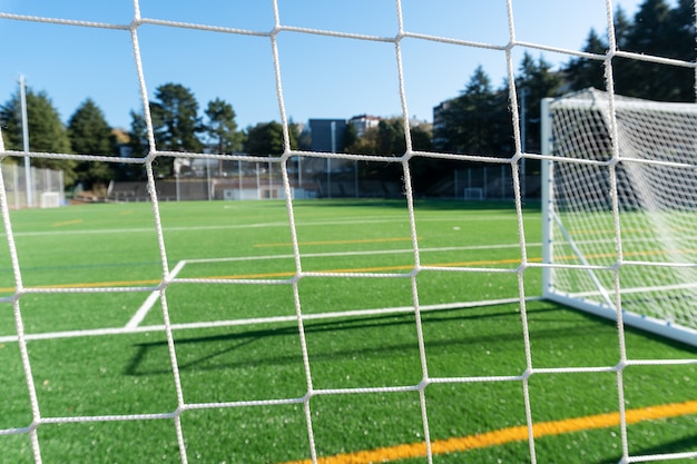 Quadra de futebol com desfocagem