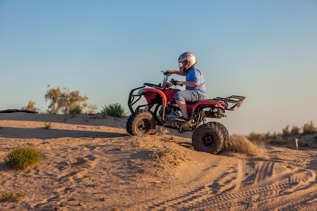 Quadriciclo na areia