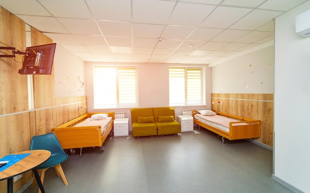 Quarto de hospital moderno vazio Interior da enfermaria confortável de recuperação