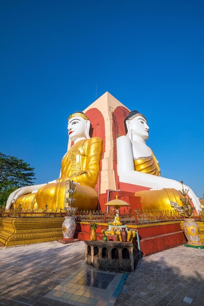 Quatro Rostos de Buda em Kyaikpun Buddha