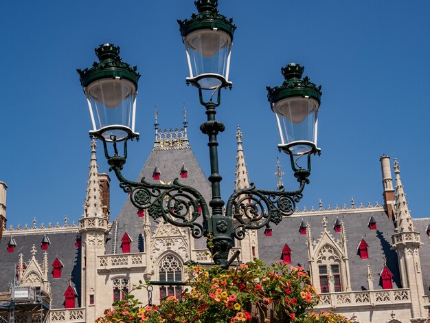 Qué hermosa es Bruges en Bélgica.