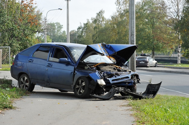 Quebrado em um acidente de carro