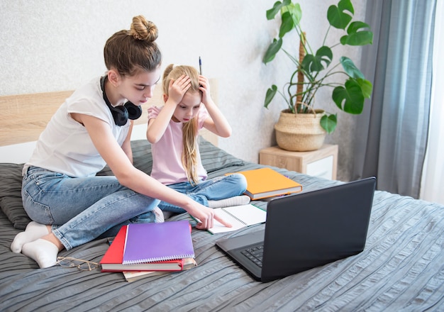 Quédate en casa. Educaciones en línea.