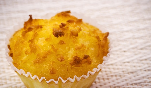 Queijadinha ou queijada doce caseiro feito de confeitaria de padaria do Brasil e Portugal