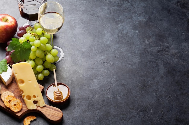 Queijo de uva para vinho e mel