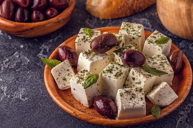 Queijo feta grego com orégano e azeitonas