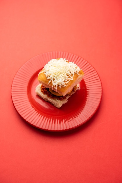 Queijo Vada pav ou queijo ralado Wada Pao, lanches populares de Bombaim