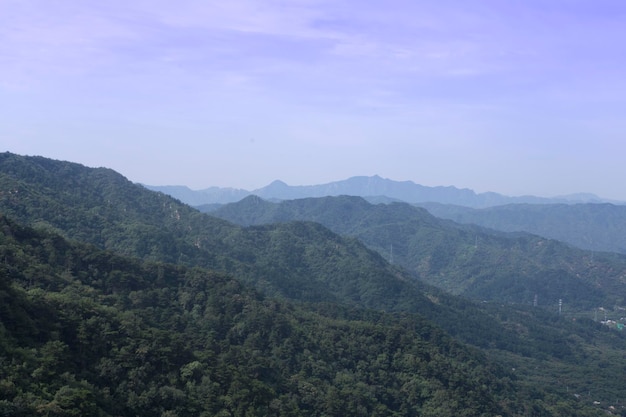 Querformat der Berge in Nordchina im Sommer