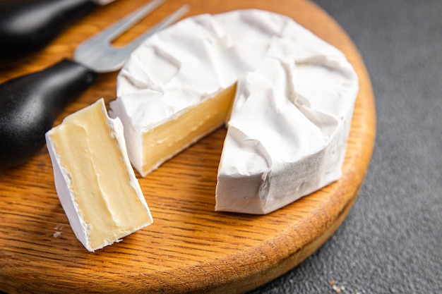 Queso camembert molde corteza quesos comida saludable comida merienda en la mesa espacio de copia fondo de alimentos