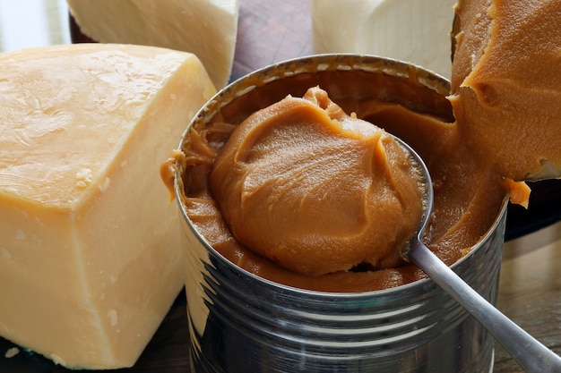 Queso con "Dulce de Leche" brasileño / Queso / Combinación de queso con 'salsa de caramelo de leche'