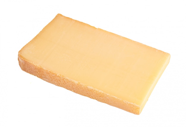 Queso de leche de vaca francés aislado