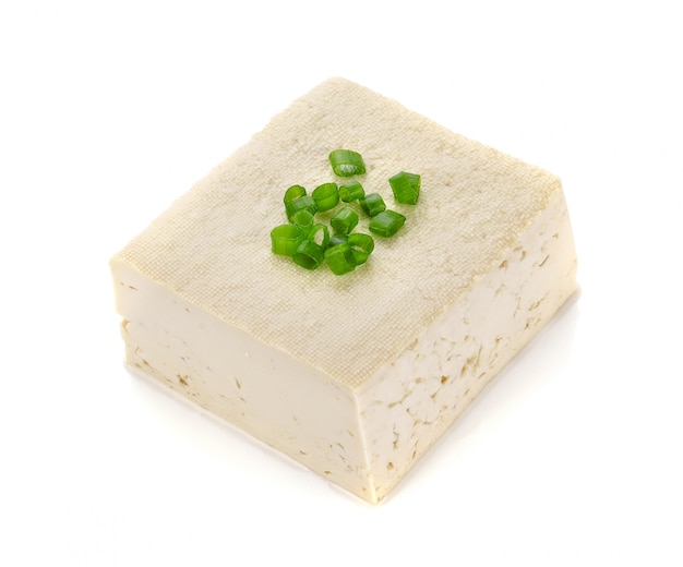 Queso De Tofu Sobre Fondo Blanco