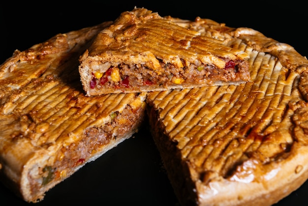 Quiche com carne e legumes