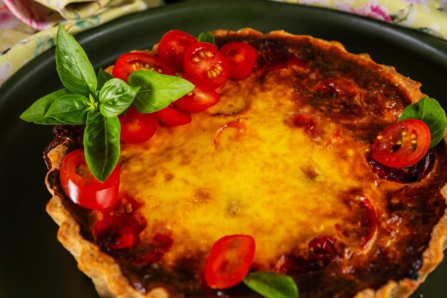 Quiche de queso y tomate de cereza