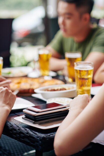 Quién pagará la factura en el restaurante