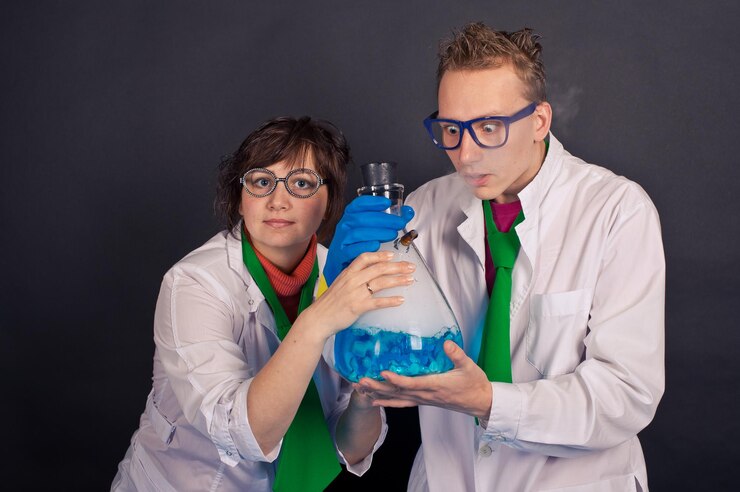 Foto química divertida e cientistas loucos 1558