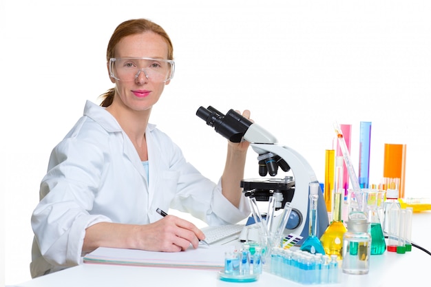 químico laboratorio científico mujer trabajando retrato