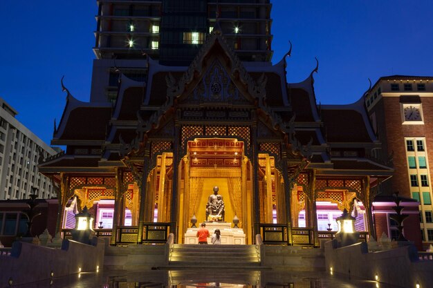 El quinto reinado en el Hospital Siriraj