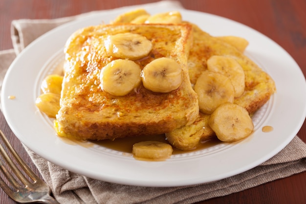 Rabanadas com banana caramelizada no café da manhã