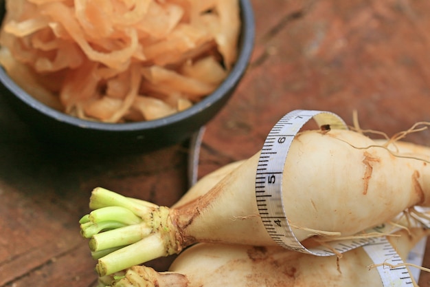 rábano en escabeche