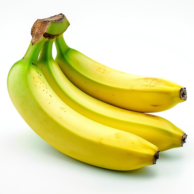 Un racimo de plátanos aislados sobre un fondo blanco