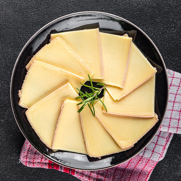 Foto raclette-käse lecker zu essen köstliche traditionelle mahlzeit kochen vorspeise mahlzeit speise snack