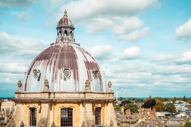 Radcliffe Camera y All Souls College de la Universidad de Oxford. Oxford, Reino Unido