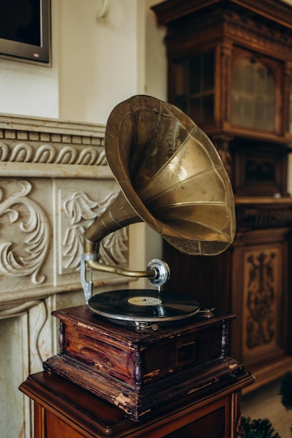 Rádio de gramofone antigo retrô Foto em tons de estilo vintage