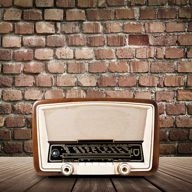 Radio vintage en pared