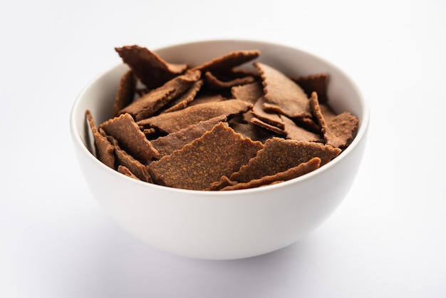 Ragi Chips oder Nachni oder Fingerhirsewaffeln Indischer gesunder Snack