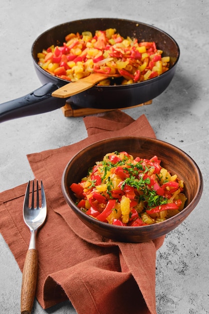 Ragú de verduras en cazuela de barro