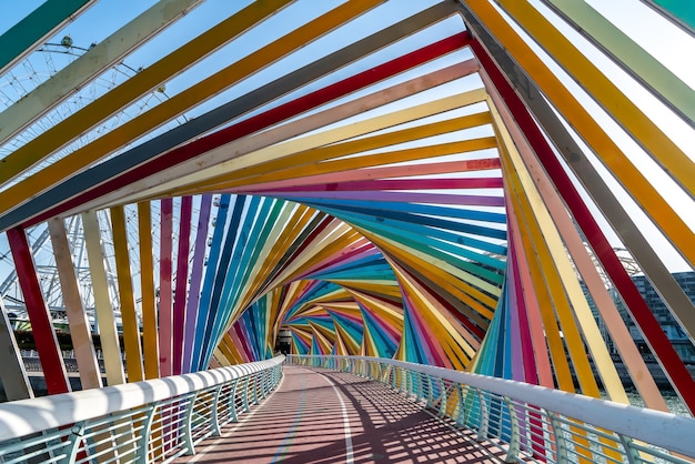 Rainbow Bridge por la bahía de Tangdao, distrito nuevo de la costa oeste, Qingdao