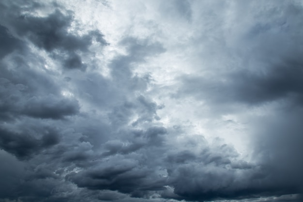 Rainclouds oder Nimbus in der Regenzeit