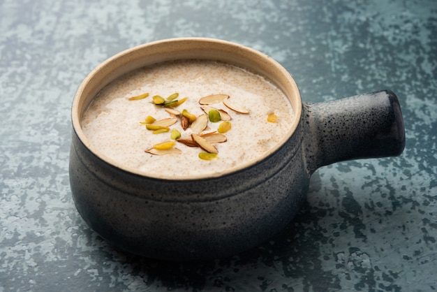 Rajgira kheer saudável ou mingau doce de amaranto